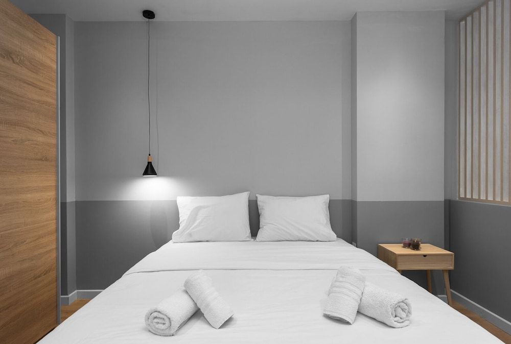 undefined New Yorker Nilie Hospitality MGMT 10