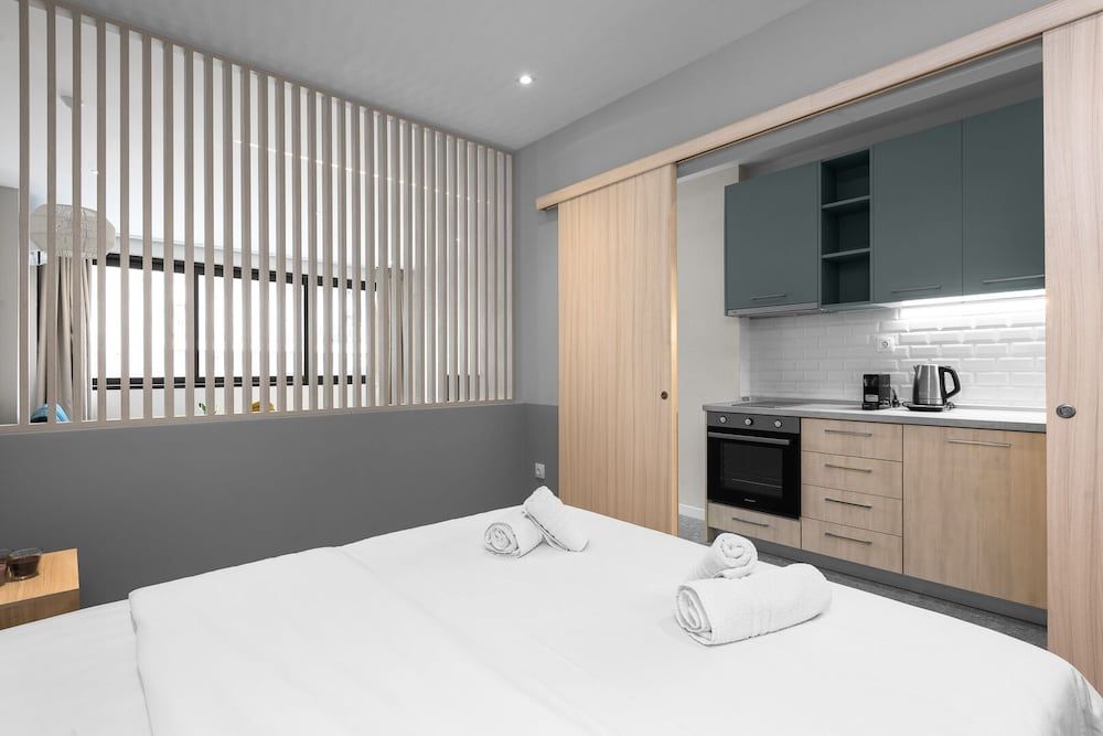 New Yorker Nilie Hospitality MGMT Apartment 10