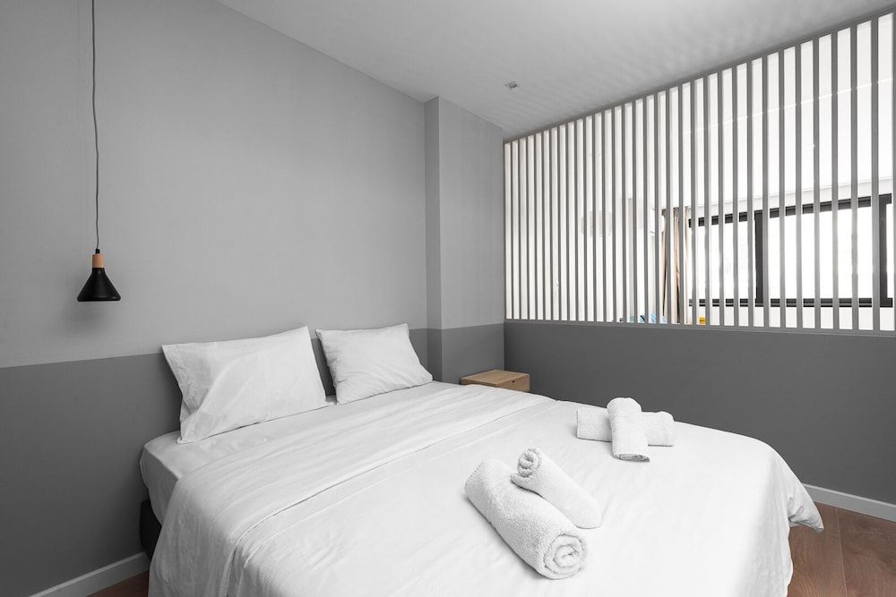 New Yorker Nilie Hospitality MGMT Apartment 5