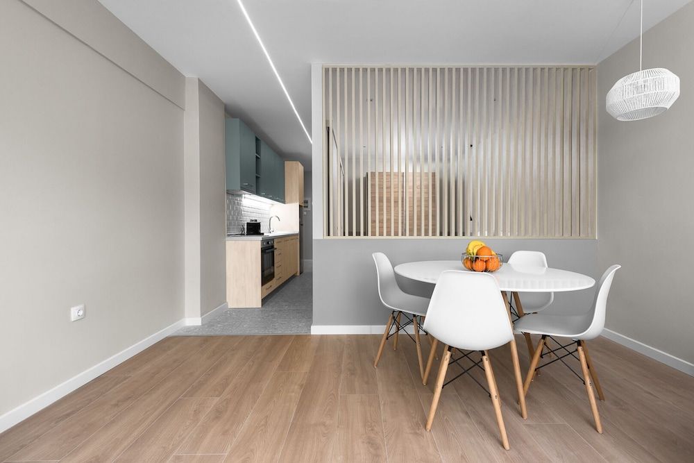 New Yorker Nilie Hospitality MGMT Apartment 14