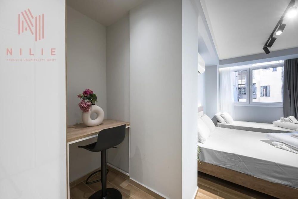 Ultima Suites Nilie Hospitality MGMT Deluxe Studio, Kitchen 5