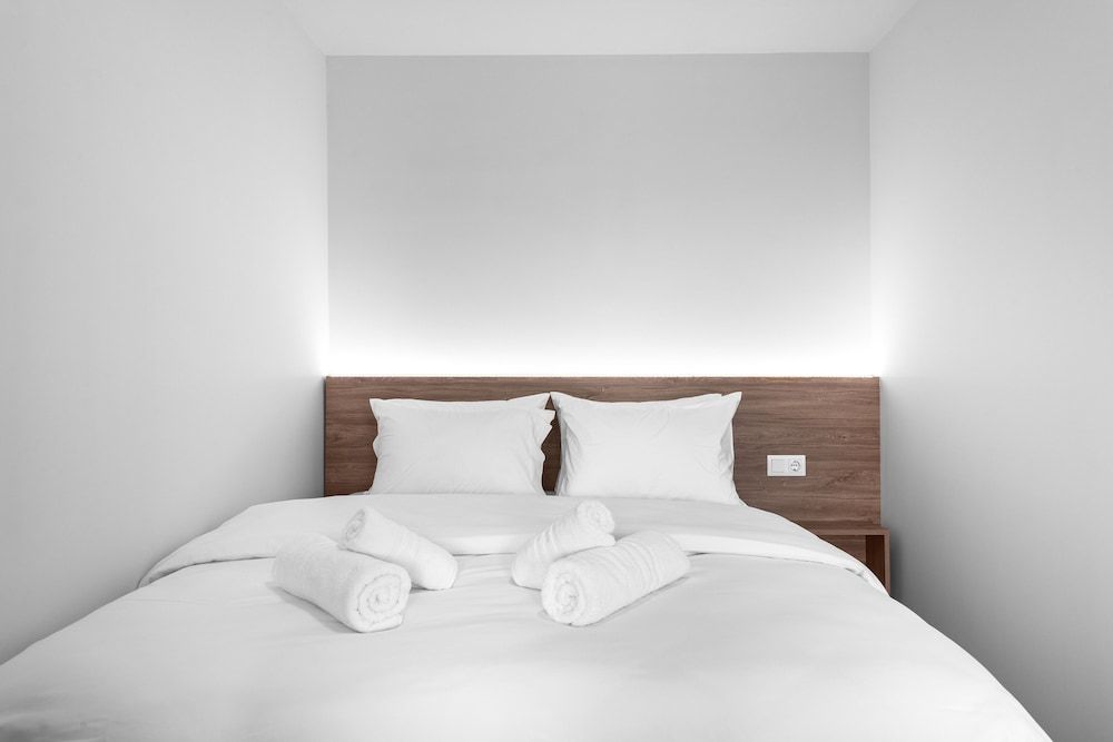 Deluxe Suite, Kitchen, City View