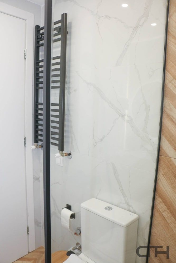 Luxury 80m2 Apartment With Balkony Downtown Apartment, 2 Bedrooms, Accessible, Balcony 15