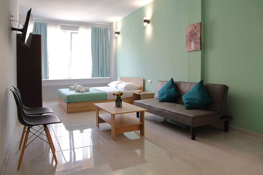 undefined Menta Studios 8