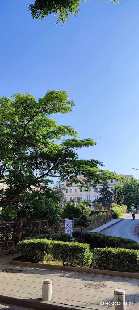 undefined Luxury Art Deco 1-bed Apartment in Thessaloniki 2