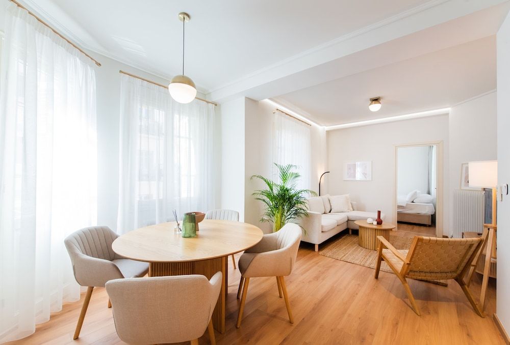 undefined White Lotus 2