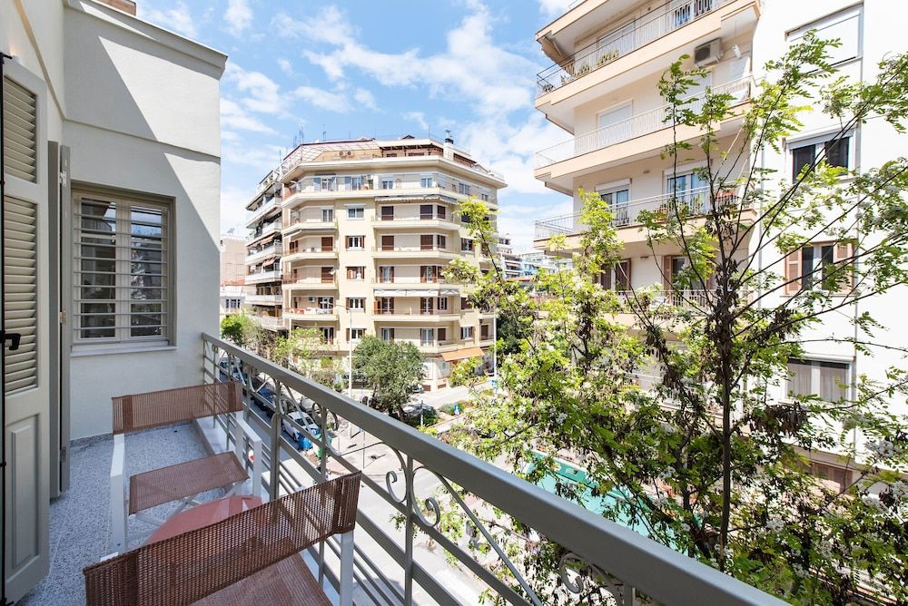 undefined White Lotus 7