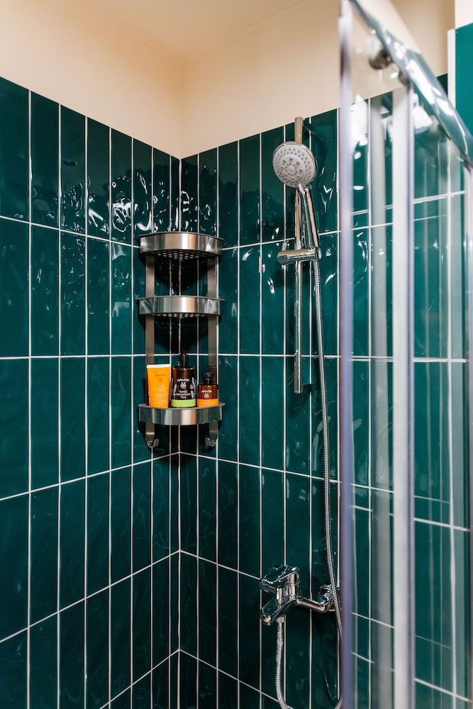 White Lotus Comfort Apartment, 1 Queen Bed 13