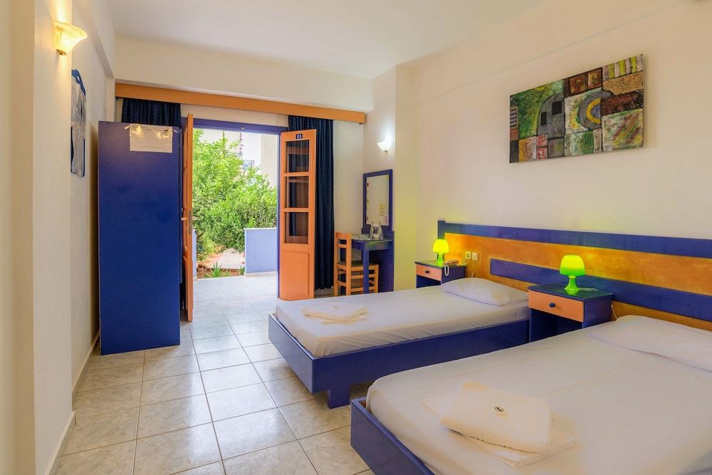 Standard Studio, 3 Twin Beds, Garden View