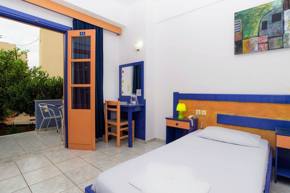 Standard Studio, 2 Twin Beds, Garden View (Double)