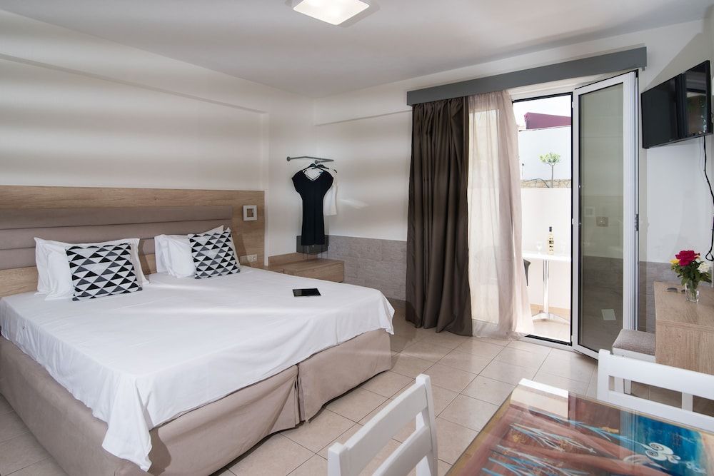 Superior Twin/Double Studio with Garden View