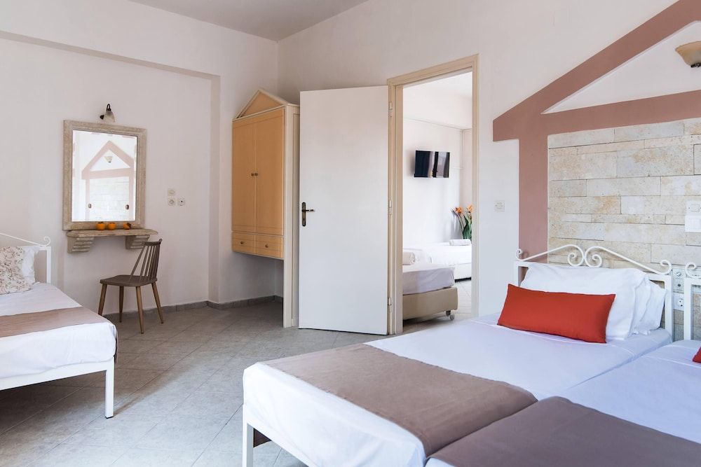 Family Apartment, 1 Bedroom, Pool View