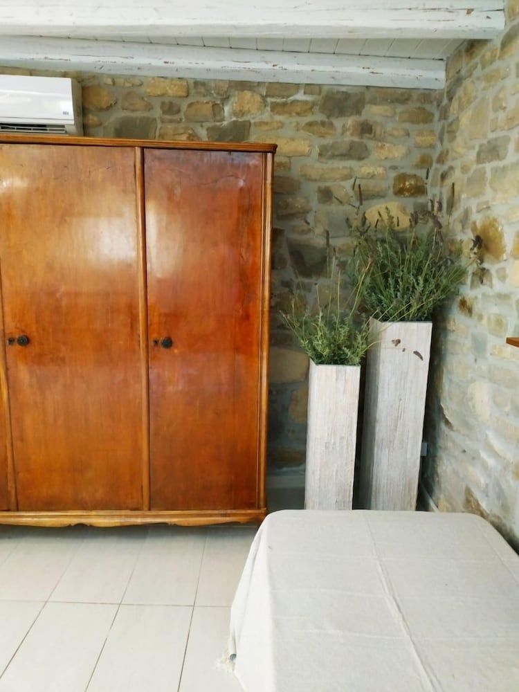 Casa Della Vita Family Suite, Pool View, Courtyard Area 5