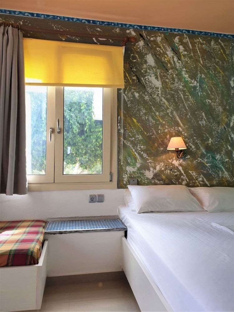 Room, 1 Bedroom, Balcony, Garden View