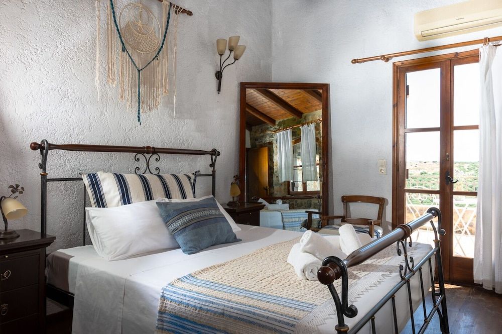 Elia Woodstone Houses Traditional Villa, Private Pool, Partial Sea View 11