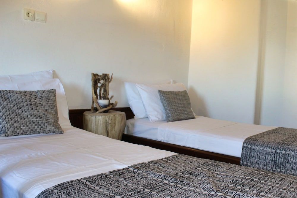 Elia Woodstone Houses Traditional House, 2 Bedrooms, Mountainside 3