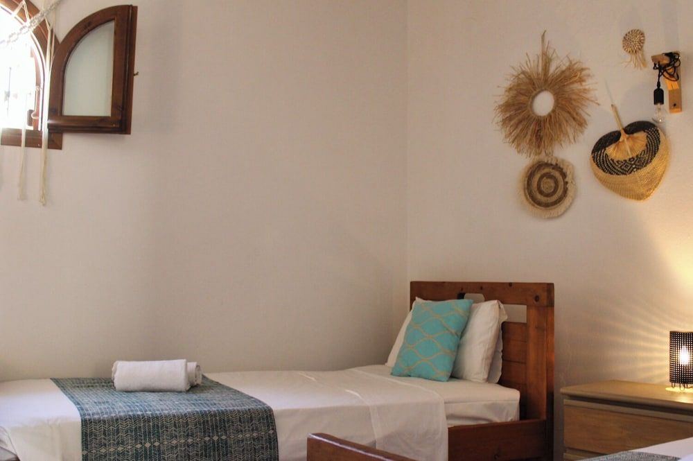 Elia Woodstone Houses Traditional House, 4 Bedrooms, Mountain View 9