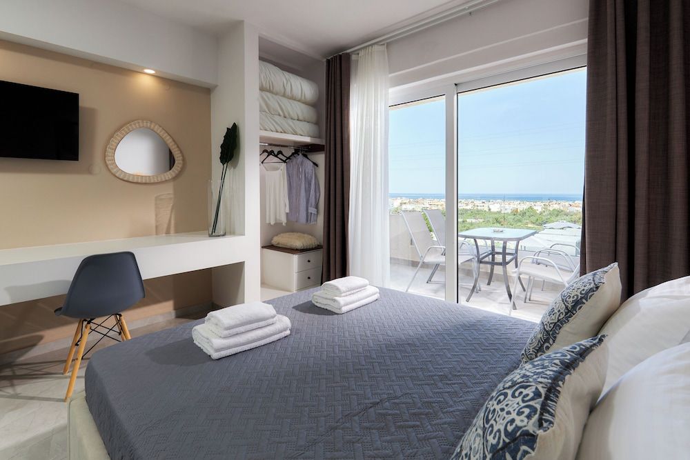 Mila Malia Suites Deluxe Quadruple Suite Sea View 5