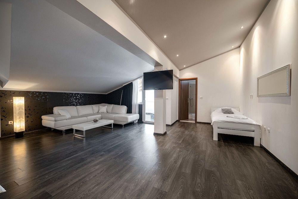 Royal Suite (4 person)