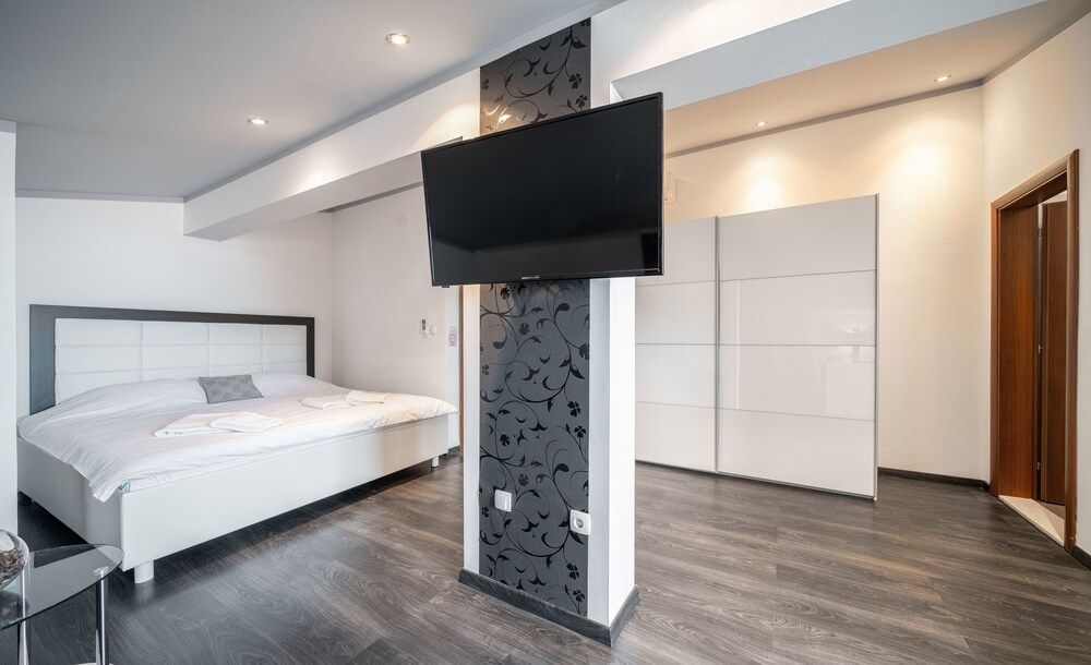 Royal Suite (3 person)