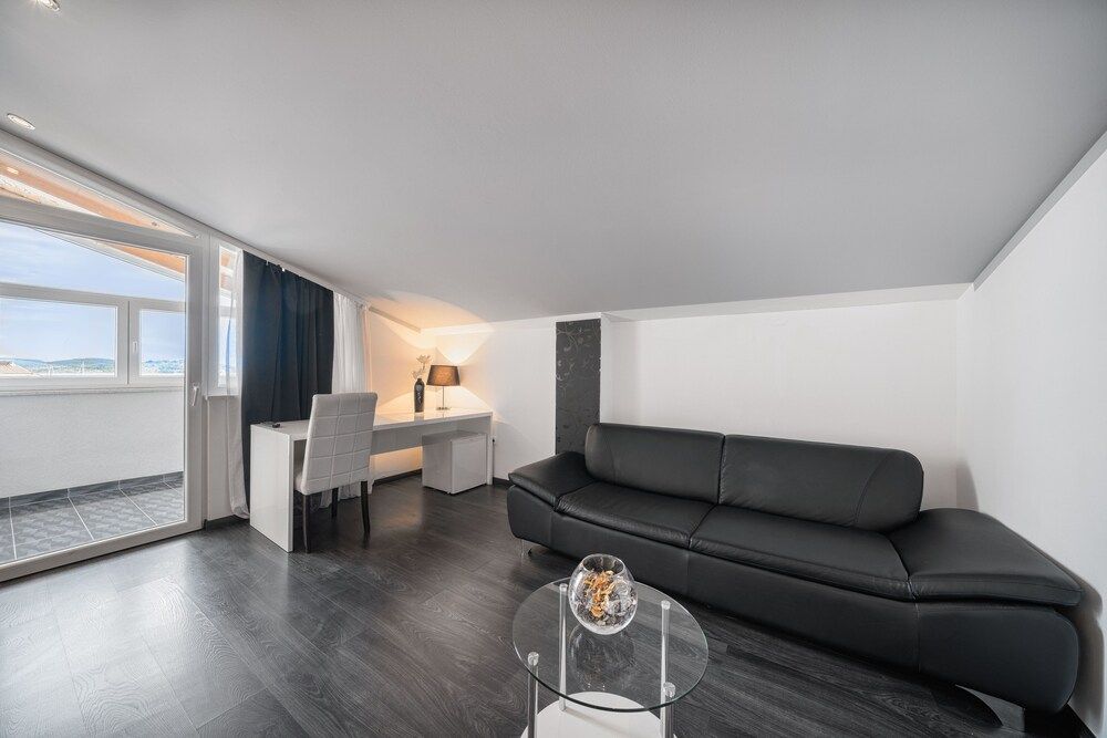 Royal Suite (3 person)