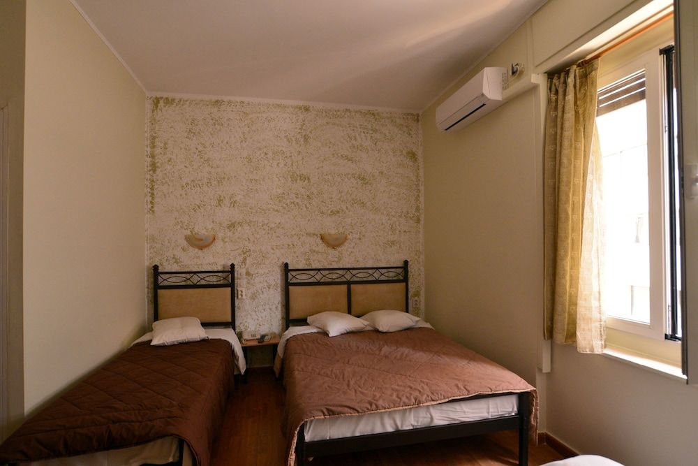 Hotel Electra Quadruple Room 3