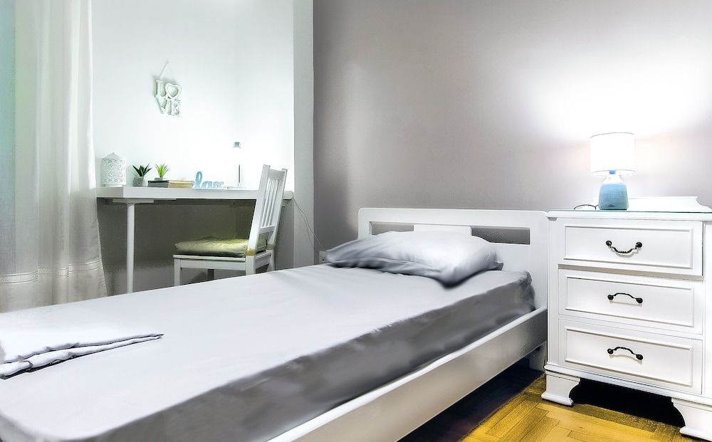 undefined Charming 2 bdr apt next to Piraeus port 3