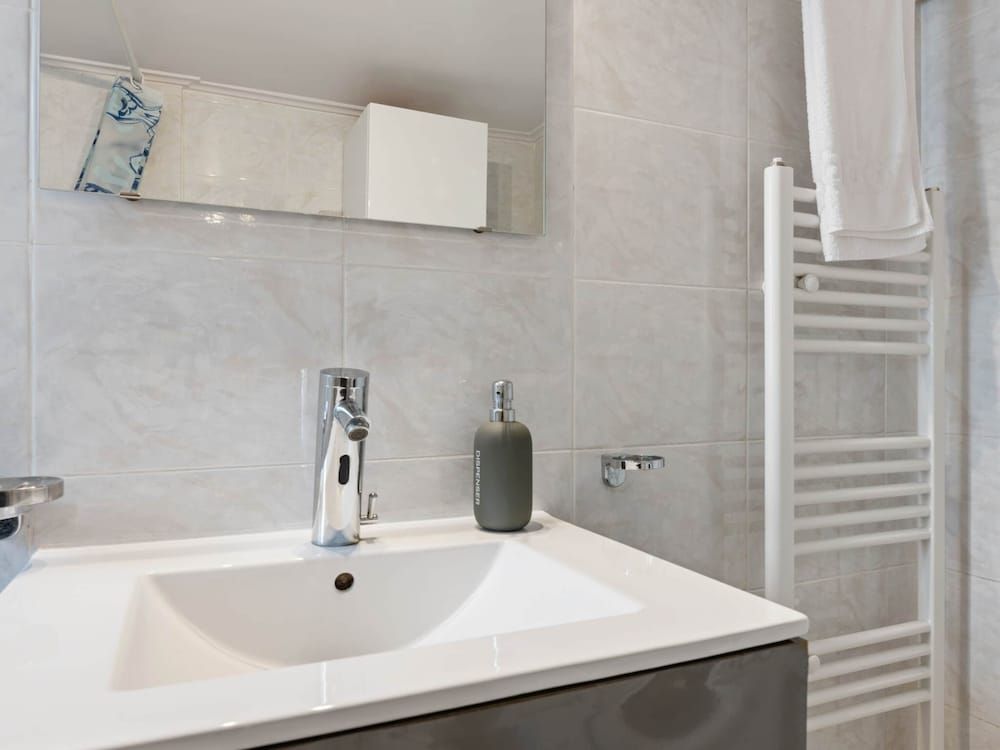 Homely Apartment in Piraeus With Balcony Apartment 18