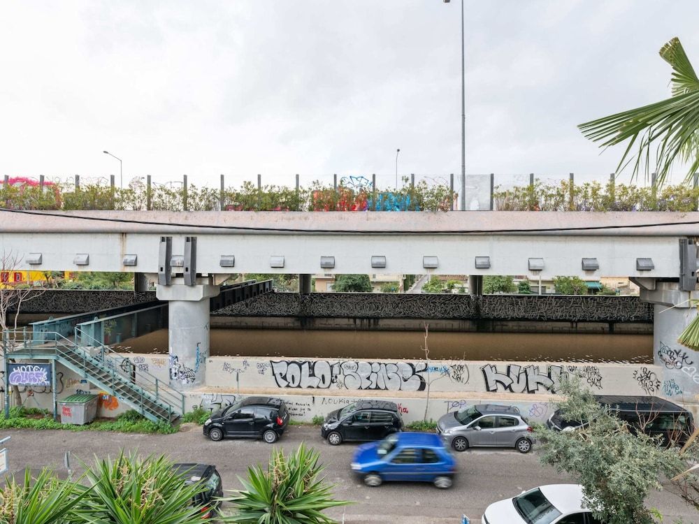 undefined Homely Apartment in Piraeus With Balcony 3