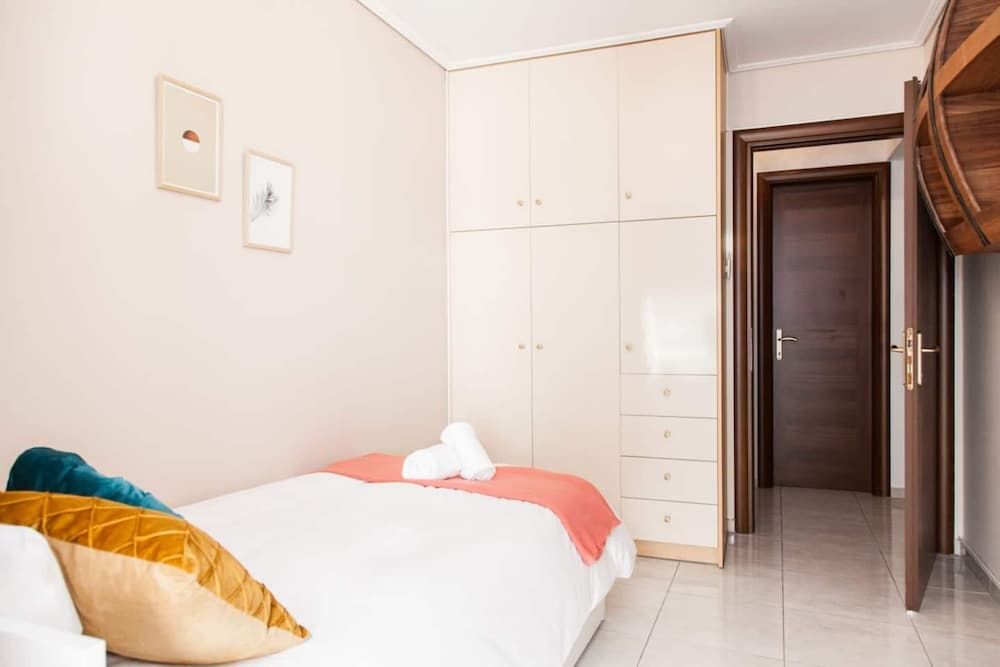 undefined Elegant & Spacious Apt. with Sea View 4