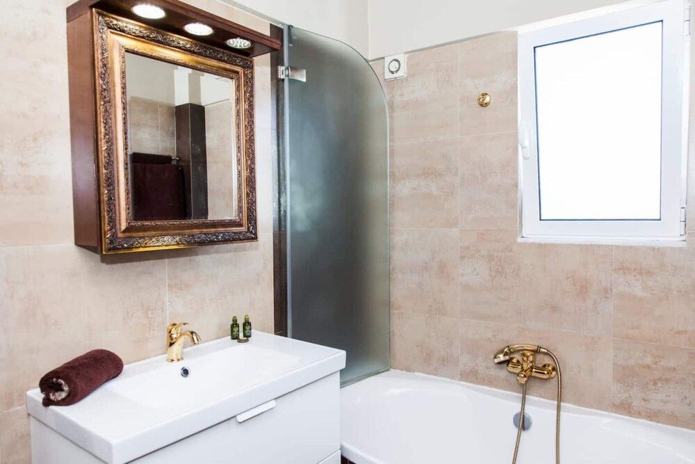 Elegant & Spacious  Apt. with Sea View Luxury Apartment 12