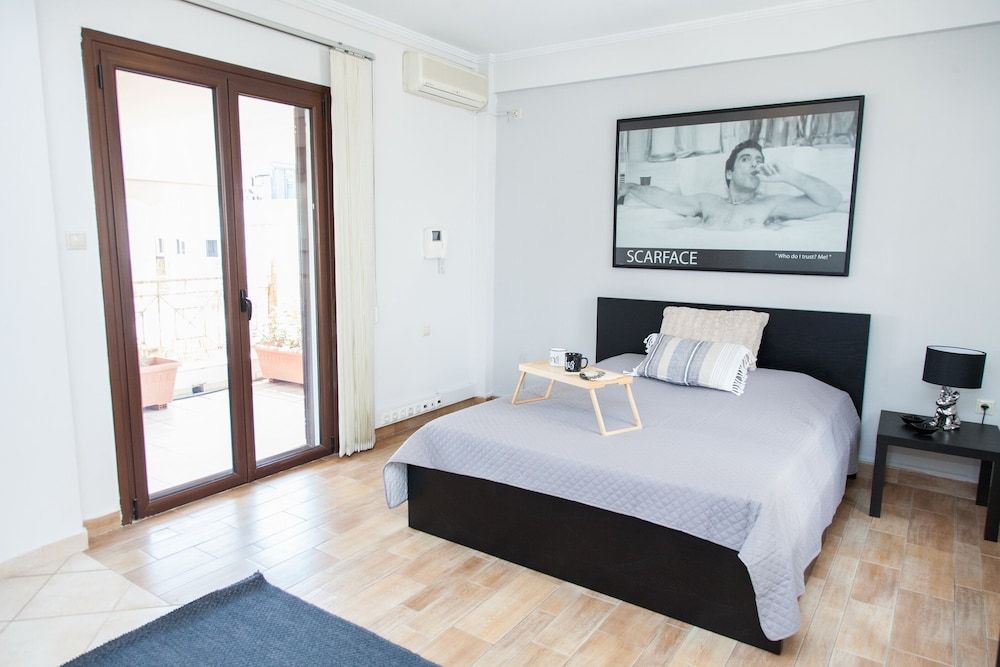 undefined Gorgeous apartment in Piraeus 6