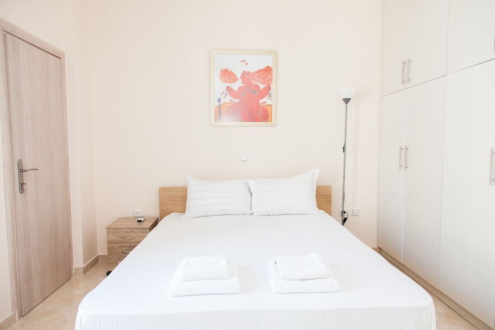 undefined Great Apartment in Piraeus 9