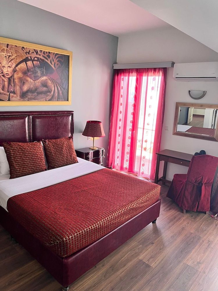 Hotel Queens Leriotis Standard Double or Twin Room 7