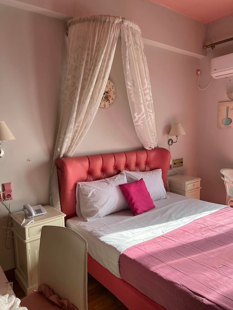 Hotel Queens Leriotis Standard Double or Twin Room 6