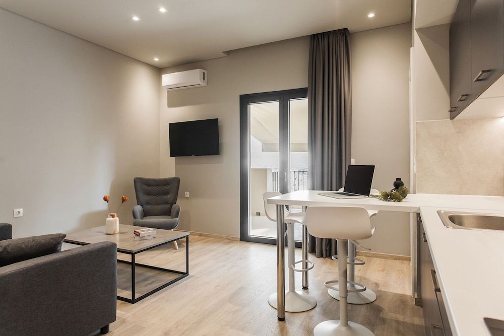 undefined WYZ Piraeus 3