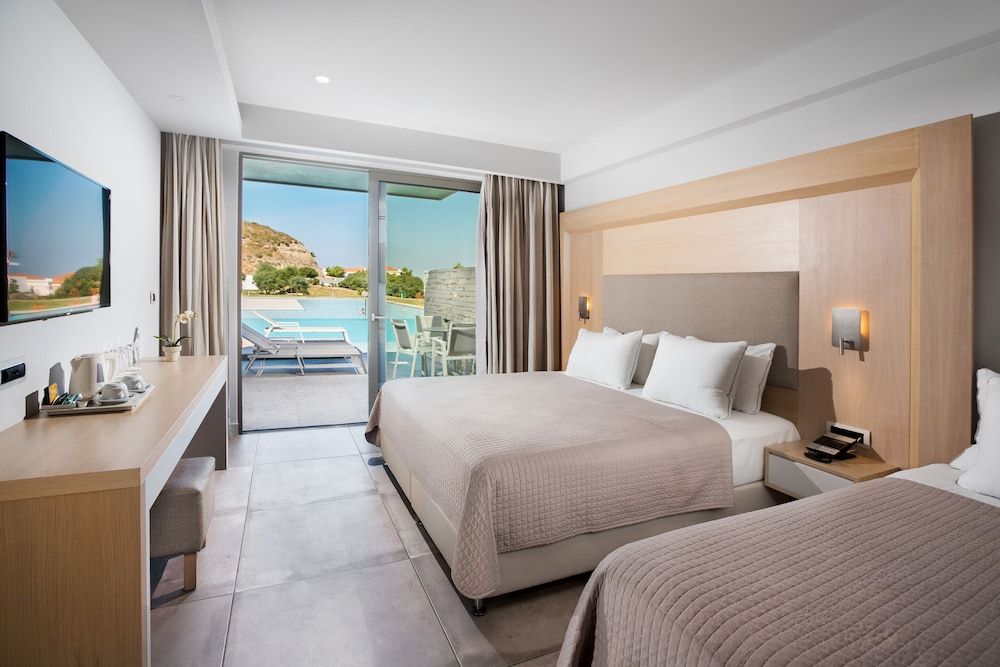 Double Room (Swim up)