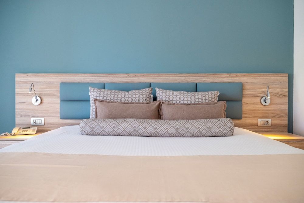 Double Room with Sharing Pool