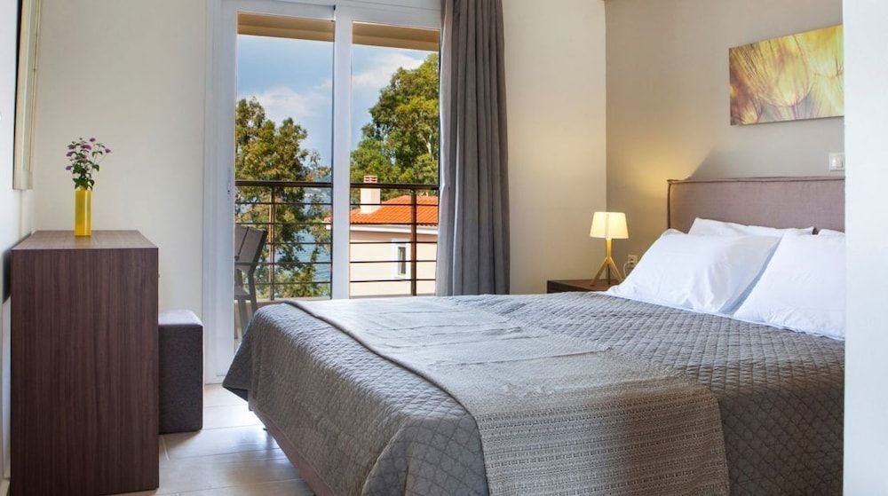 Junior Suite, 1 Bedroom, Garden View (Hyacinth)