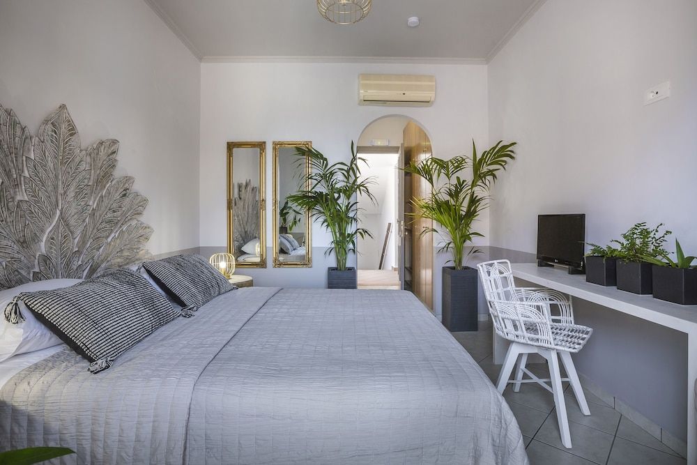 Deluxe Room with Sea View