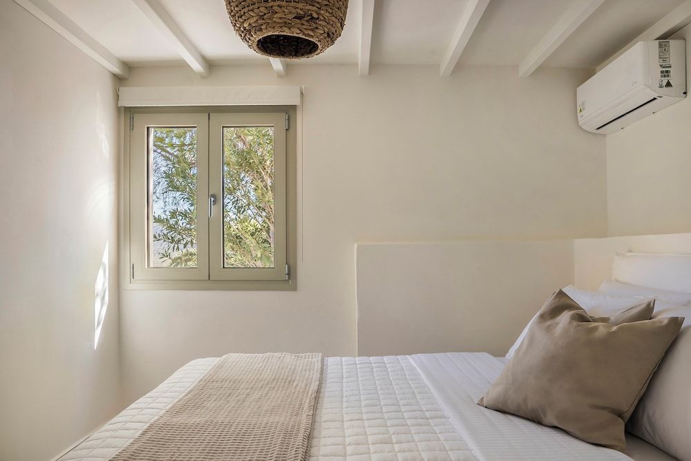 Luxury Split Level Two-Bedroom Residence with Mountain & Sea View