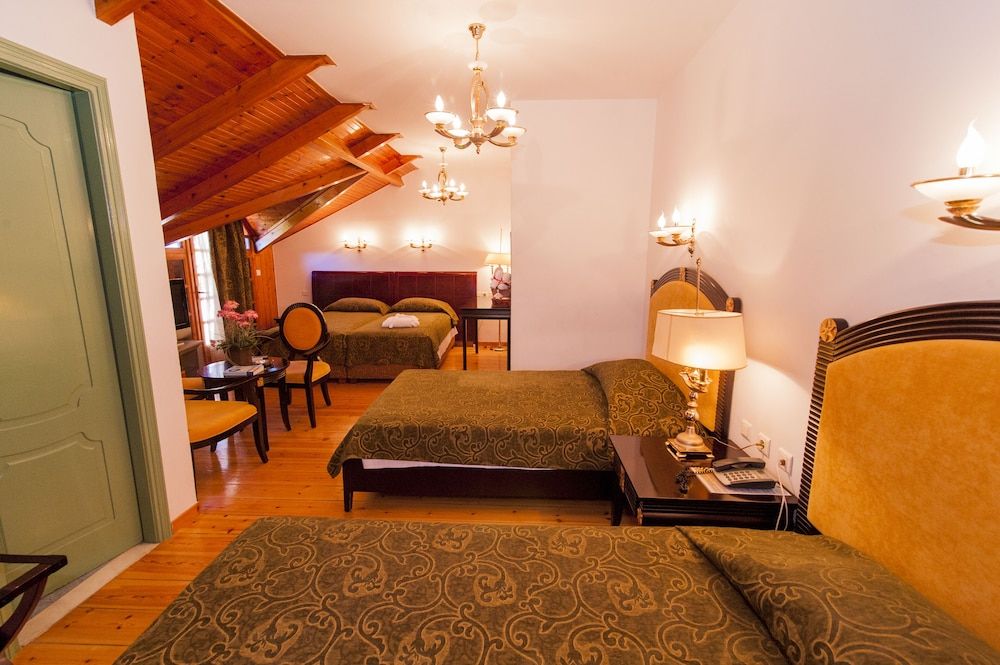 Krikonis Hotel Quadruple Room 6