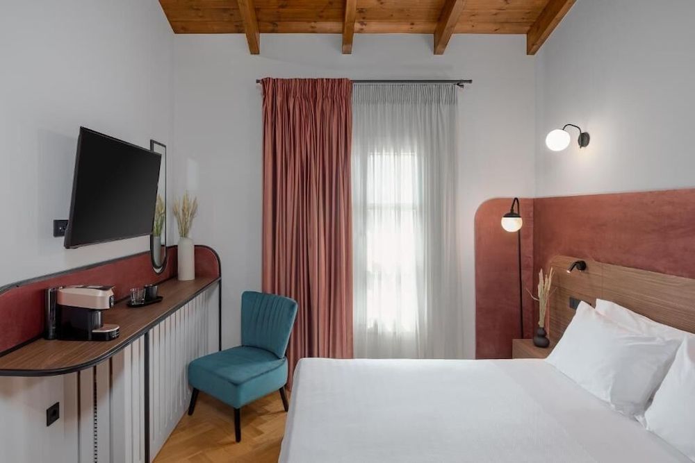 NAIADES the residence ioannina castle Deluxe Suite 4