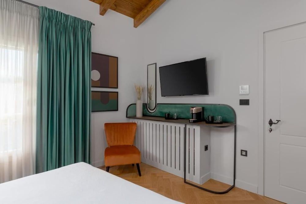 NAIADES the residence ioannina castle Deluxe Suite 7