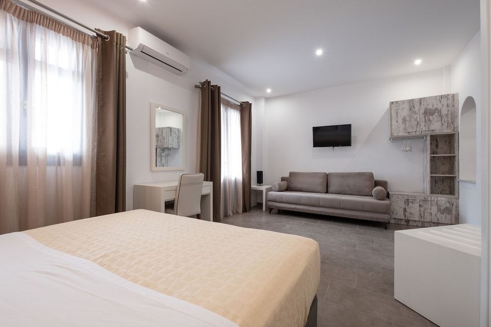 undefined Tristhenia Hotel 9