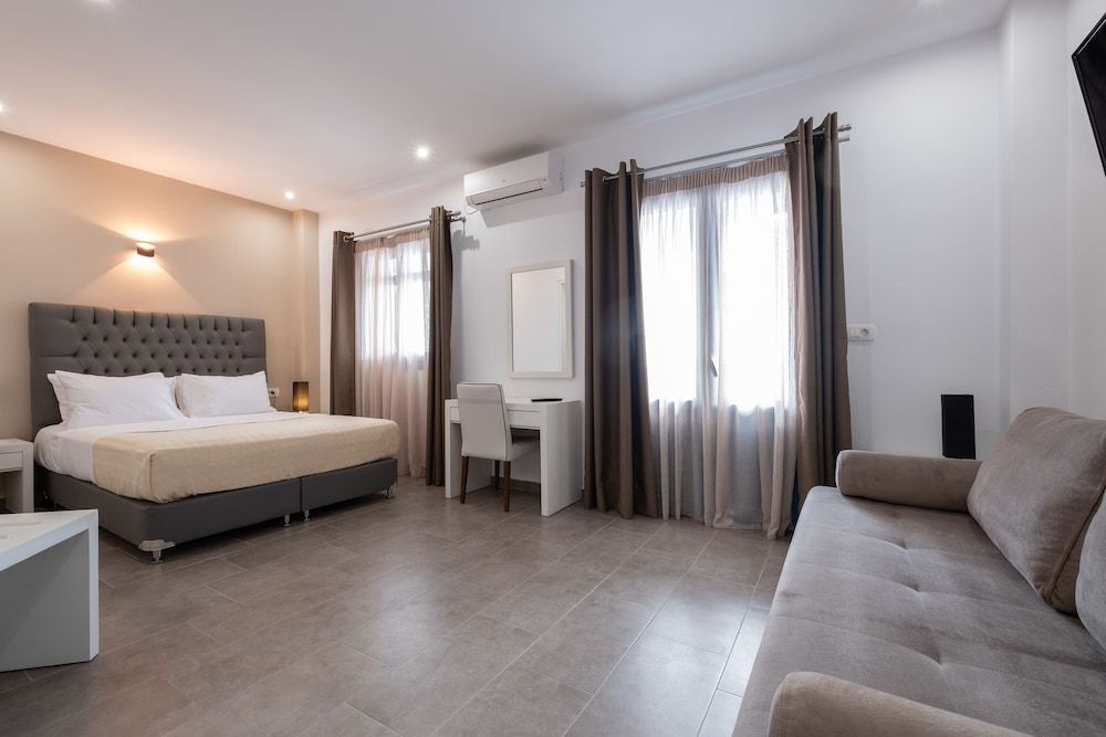 undefined Tristhenia Hotel 4