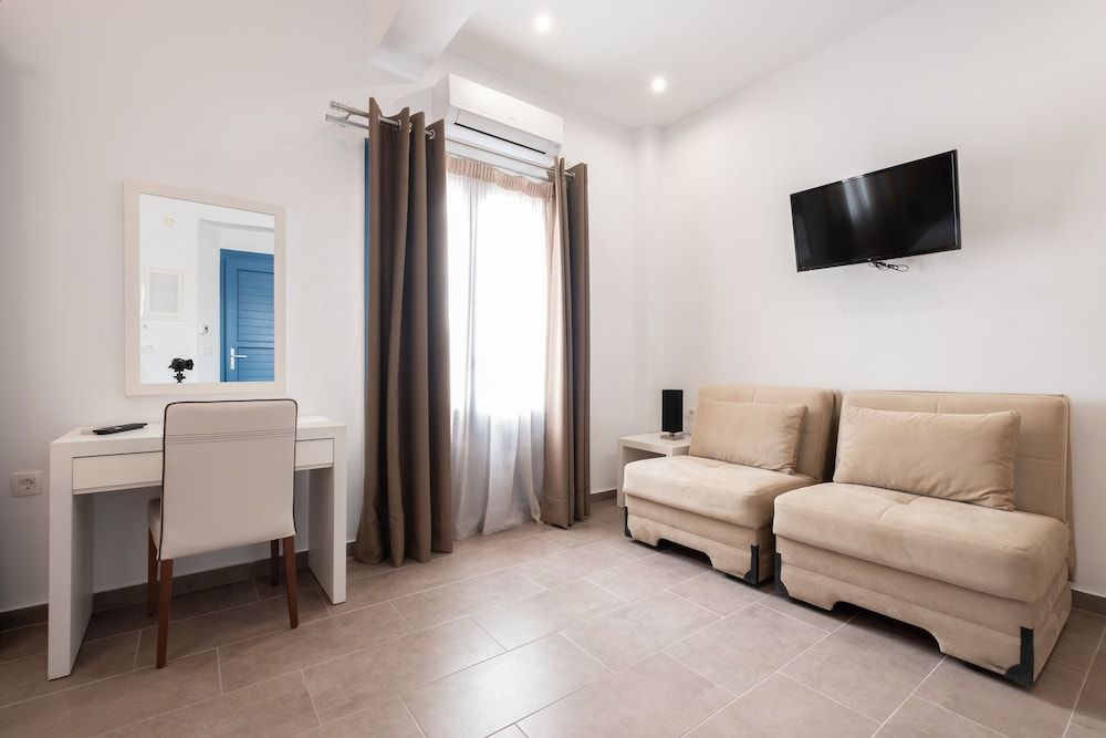 undefined Tristhenia Hotel 10