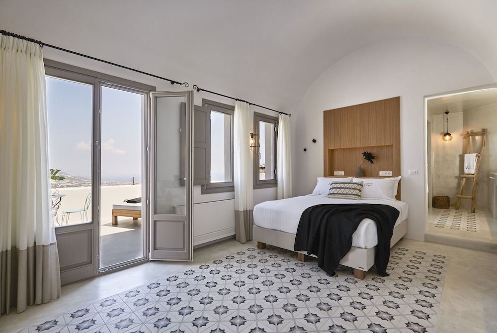 undefined White and Co. La Torre Suites 3