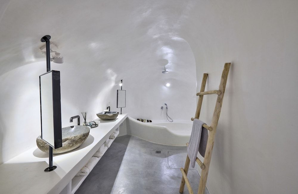 Cave Suite Oia Traditional Villa 26