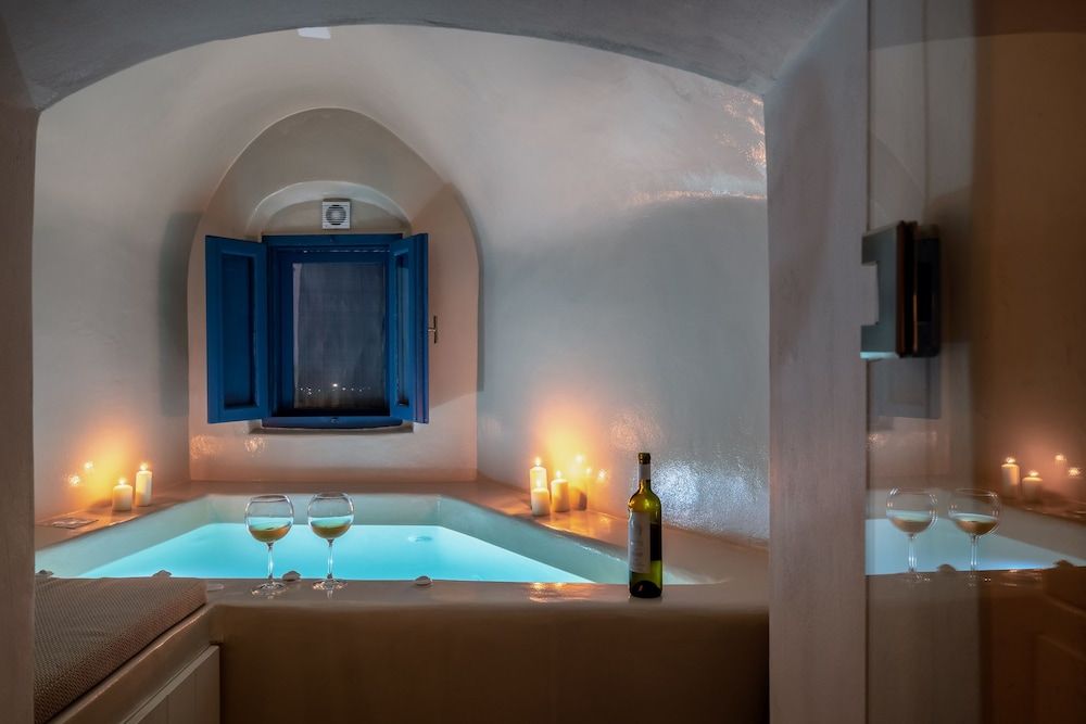 Nalas Suites Fortezza Suite, Indoor Jacuzzi 4